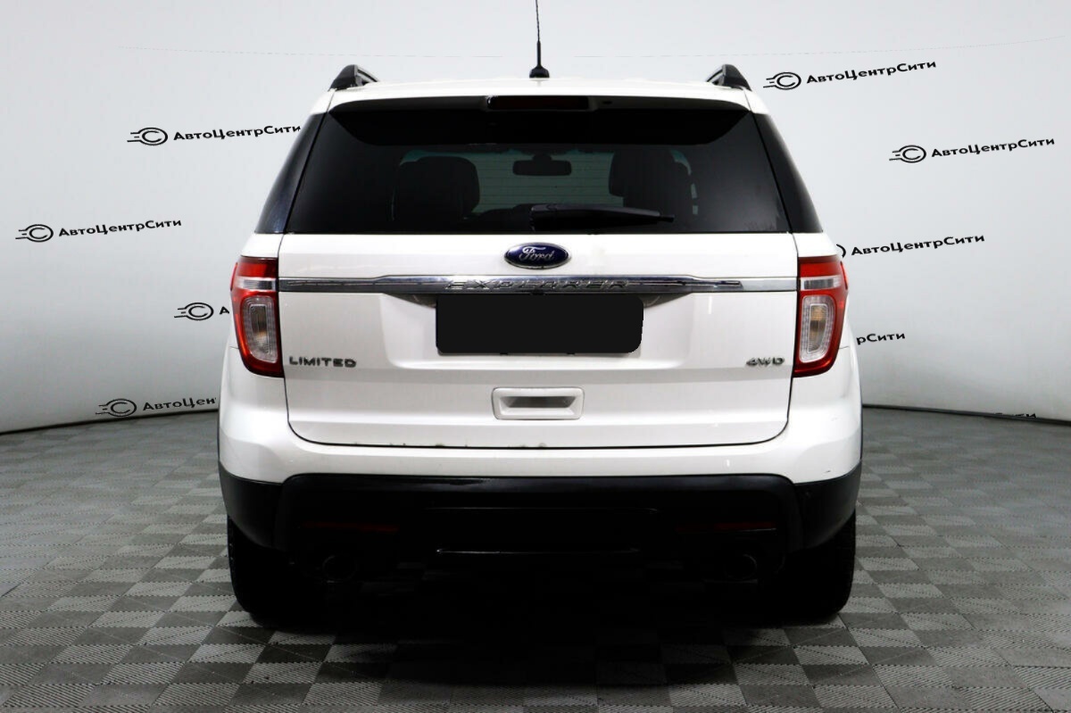 Ford Explorer с пробегом — 2012 год. Фото: #5