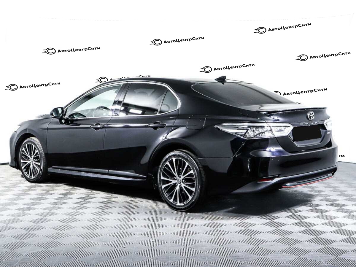 Toyota Camry с пробегом — 2020 год. Фото: #6