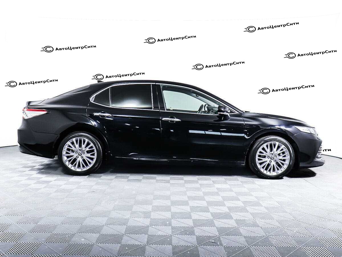 Toyota Camry с пробегом — 2021 год. Фото: #3