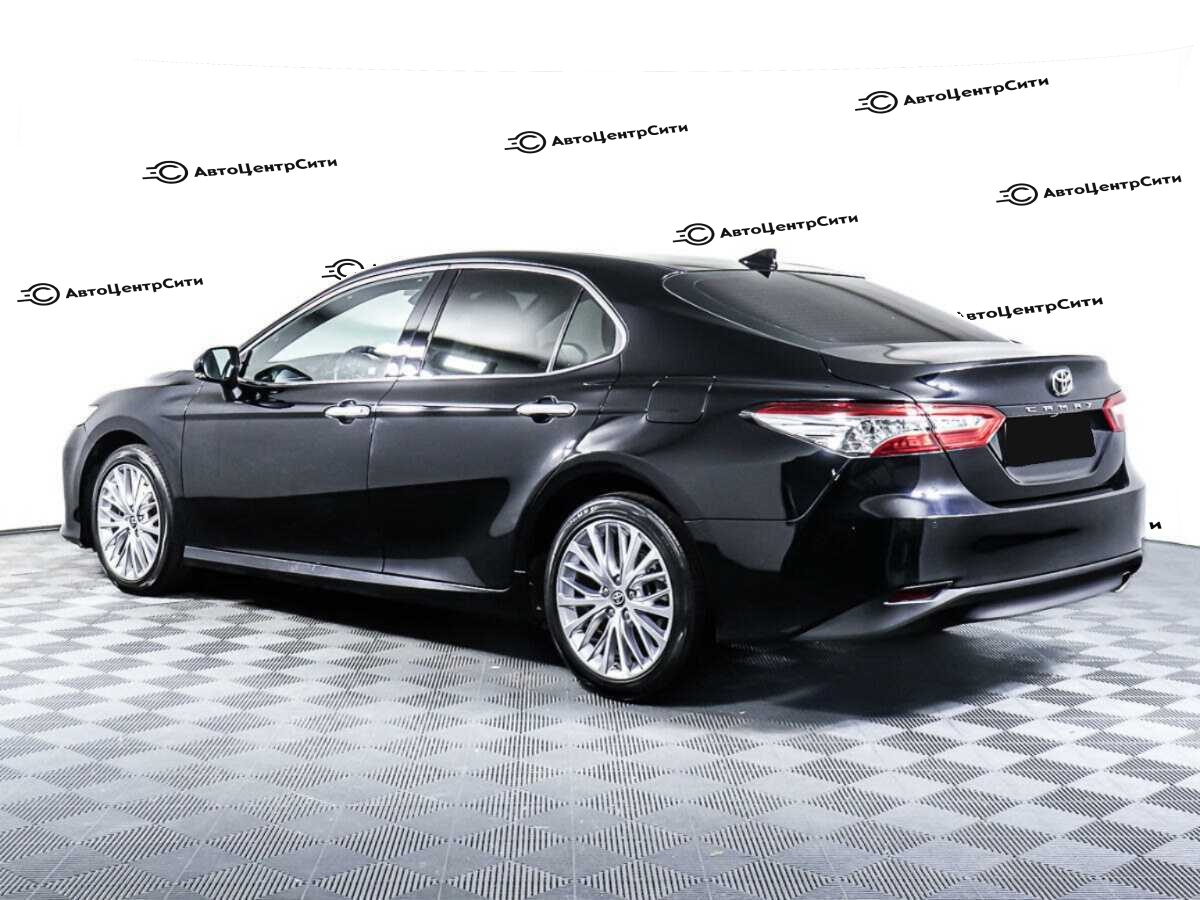 Toyota Camry с пробегом — 2021 год. Фото: #6