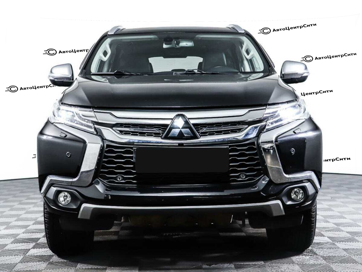 Mitsubishi Pajero Sport с пробегом — 2018 год. Фото: #1
