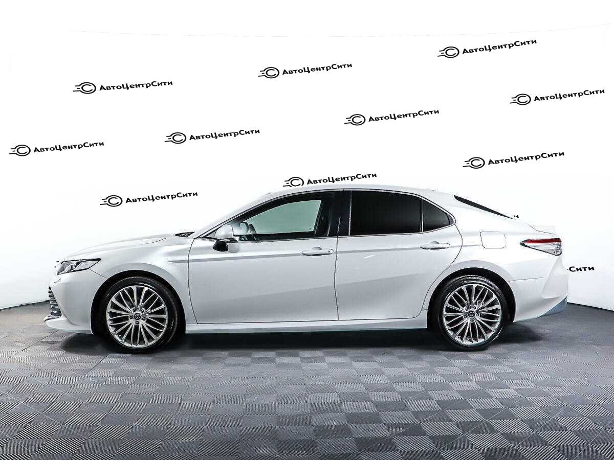 Toyota Camry с пробегом — 2020 год. Фото: #7