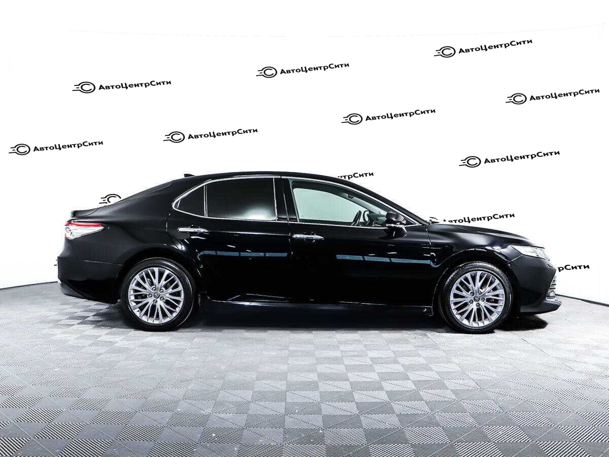 Toyota Camry с пробегом — 2020 год. Фото: #3