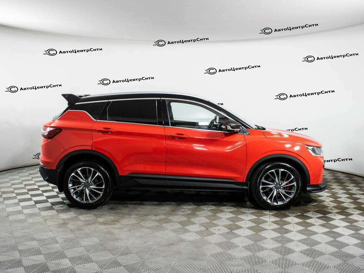 Geely Coolray с пробегом — 2023 год. Фото: #3