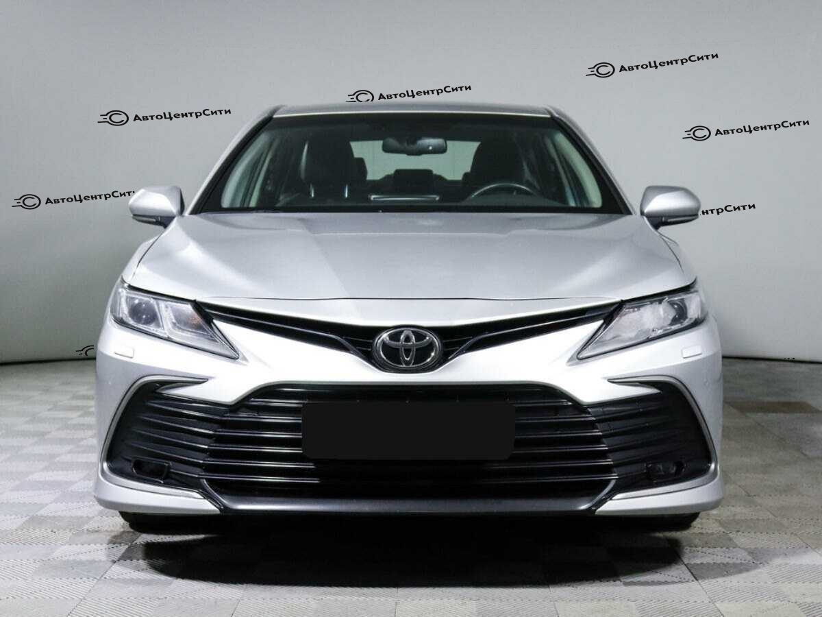 Toyota Camry с пробегом — 2021 год. Фото: #1