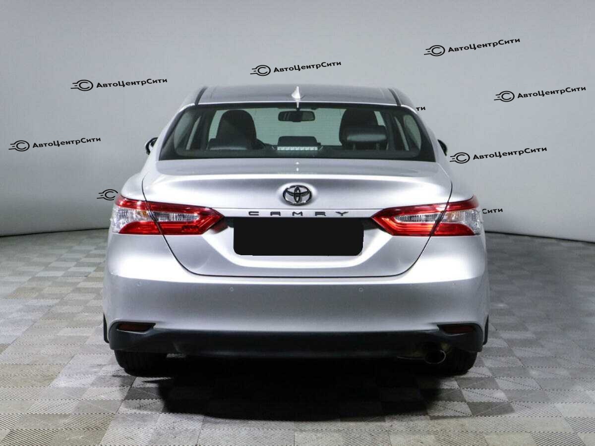 Toyota Camry с пробегом — 2021 год. Фото: #4