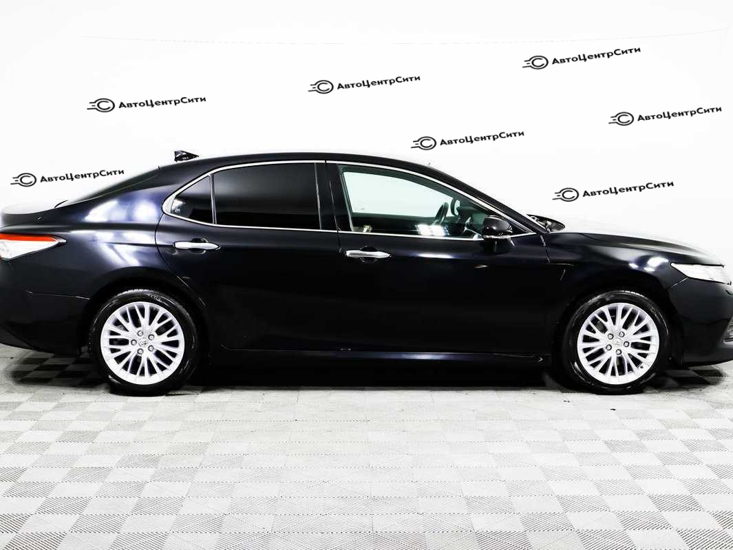 Toyota Camry с пробегом — 2018 год. Фото: #3