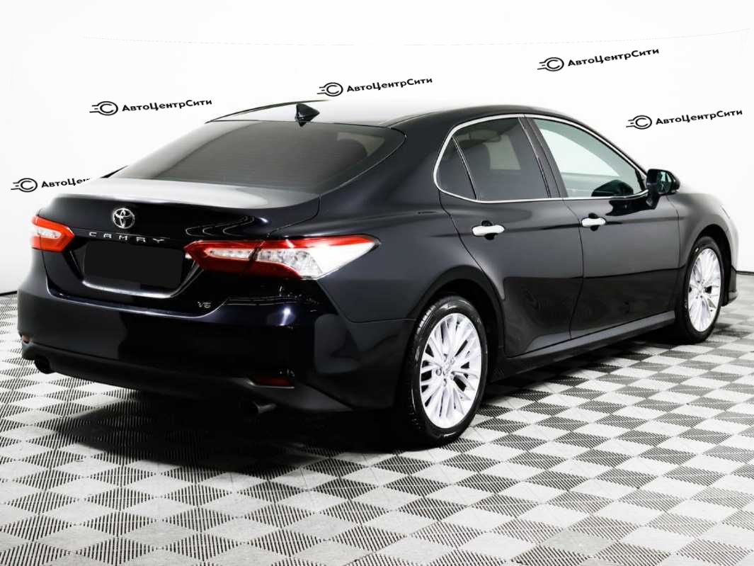 Toyota Camry с пробегом — 2018 год. Фото: #4