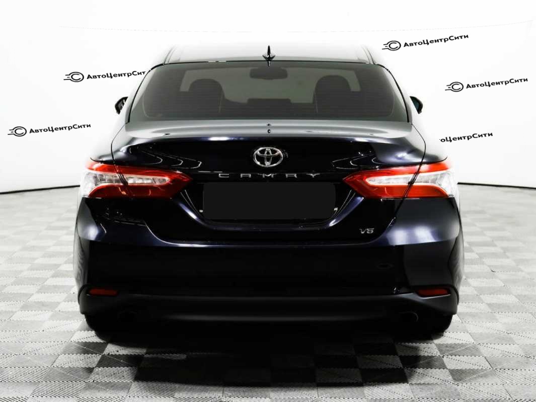 Toyota Camry с пробегом — 2018 год. Фото: #5