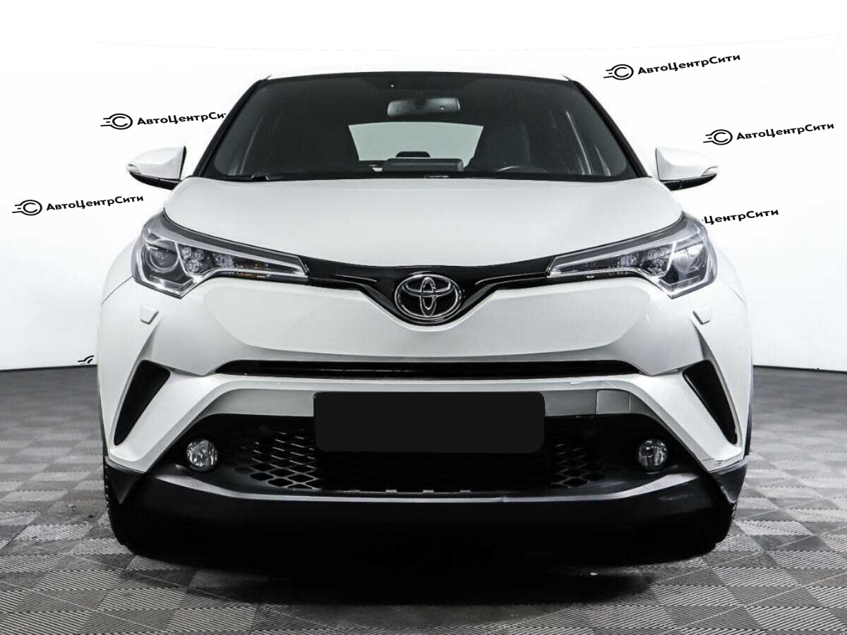 Toyota C-HR с пробегом — 2018 год. Фото: #1