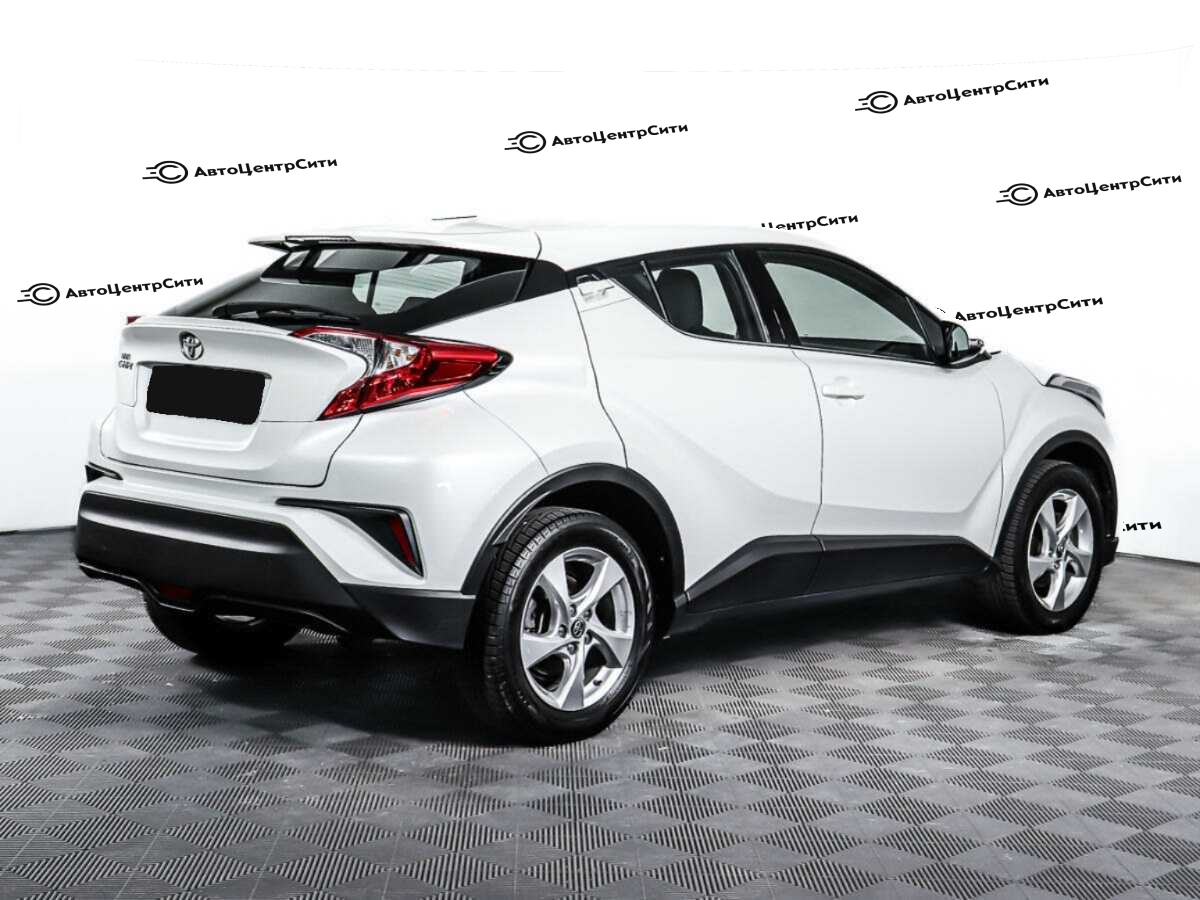 Toyota C-HR с пробегом — 2018 год. Фото: #4