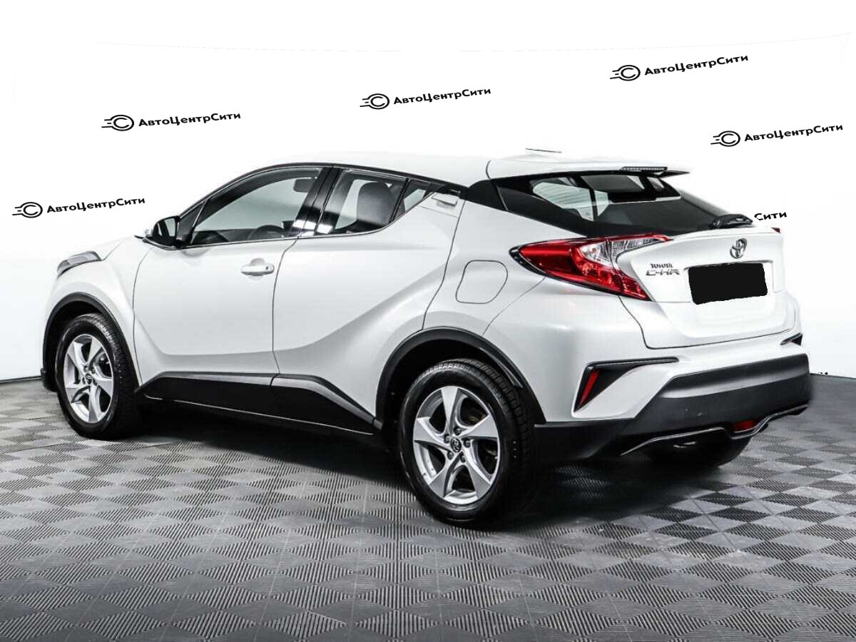 Toyota C-HR с пробегом — 2018 год. Фото: #6