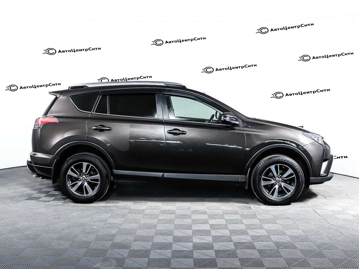 Toyota RAV4 с пробегом — 2019 год. Фото: #3