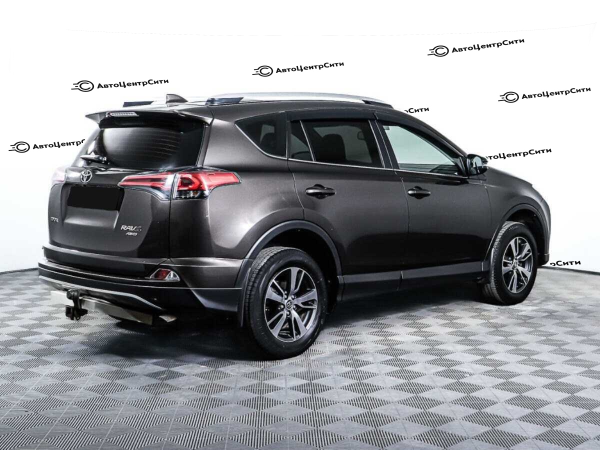 Toyota RAV4 с пробегом — 2019 год. Фото: #4