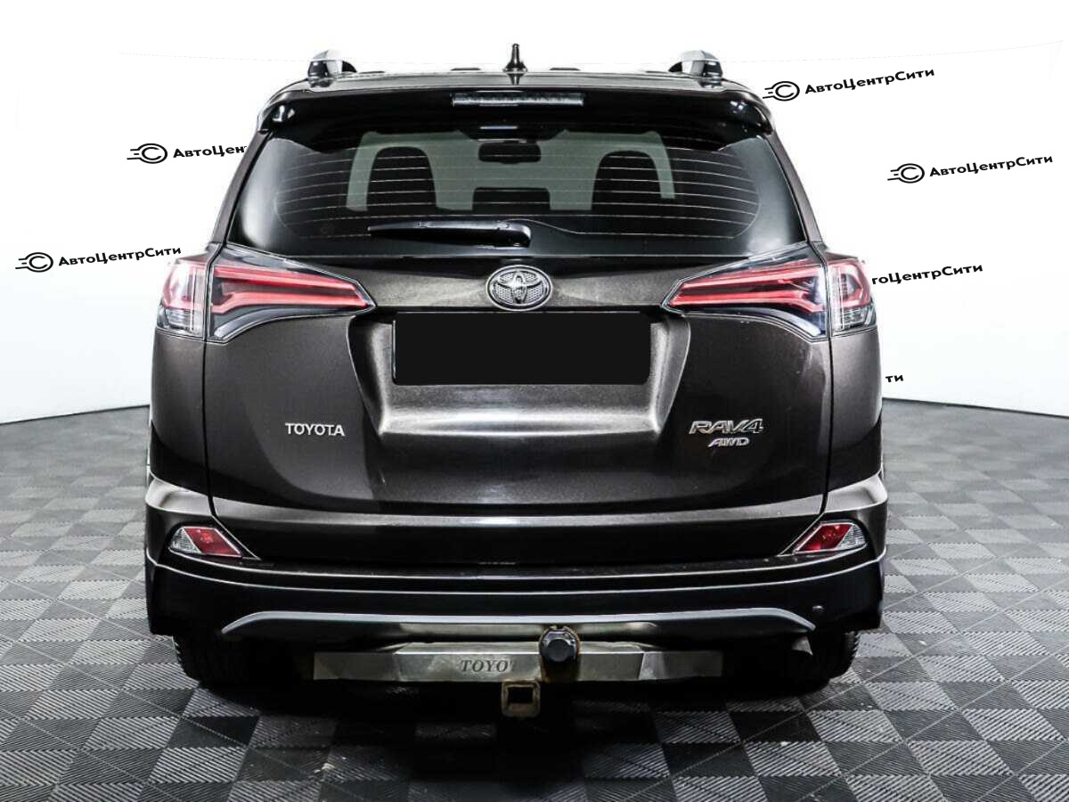 Toyota RAV4 с пробегом — 2019 год. Фото: #5