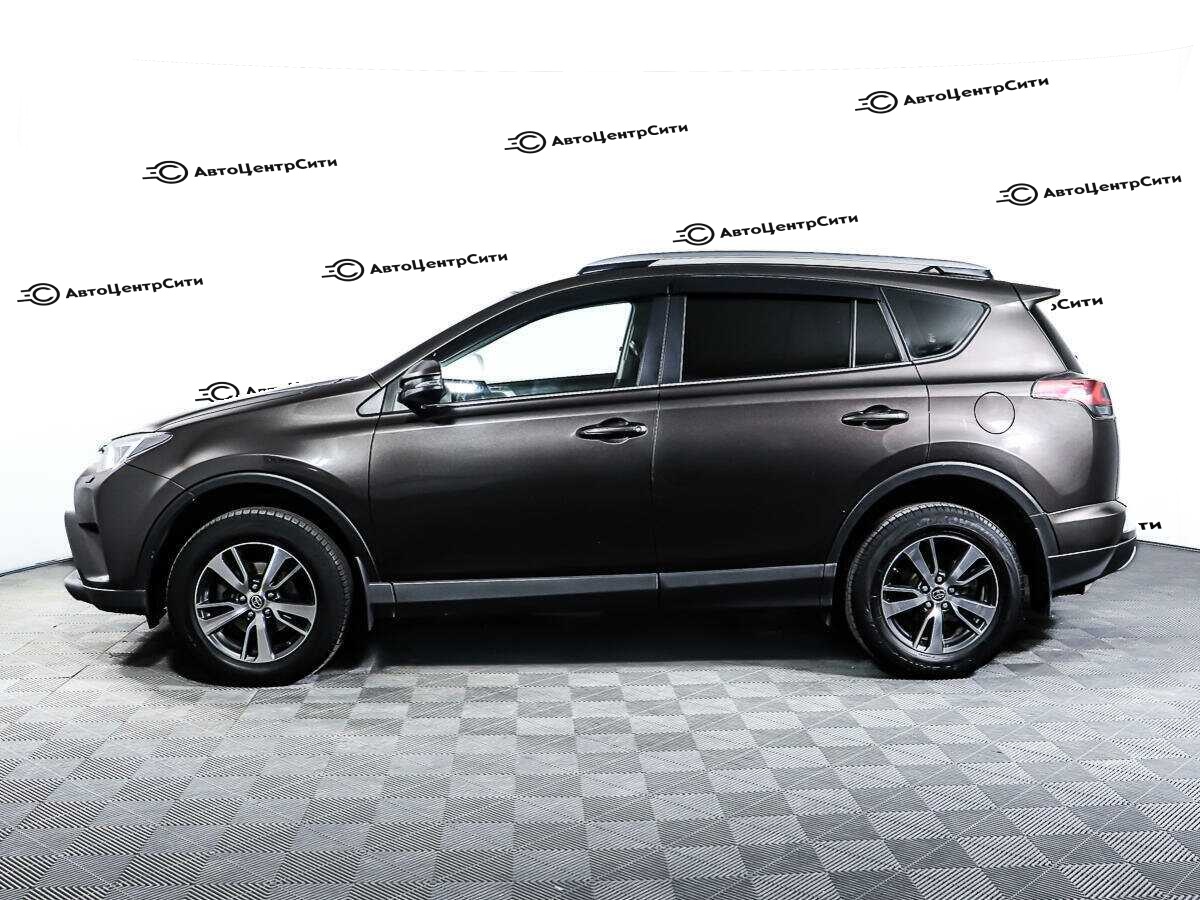 Toyota RAV4 с пробегом — 2019 год. Фото: #7