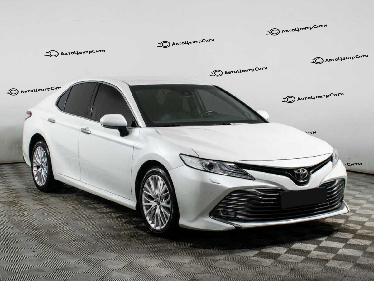 Toyota Camry с пробегом — 2019 год. Фото: #2