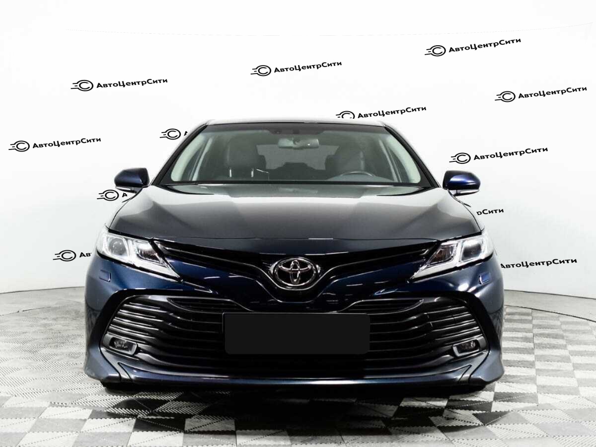 Toyota Camry с пробегом — 2019 год. Фото: #2