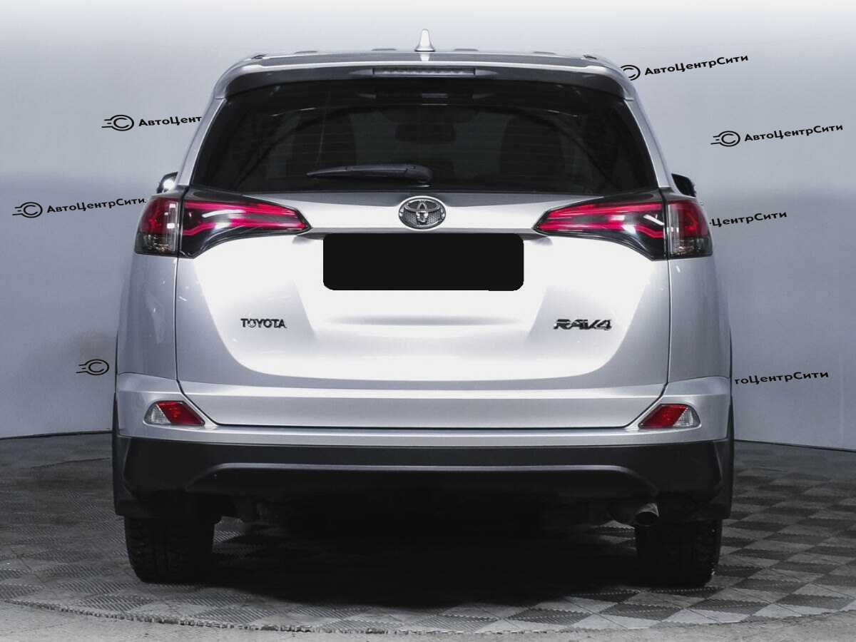Toyota RAV4 с пробегом — 2018 год. Фото: #5