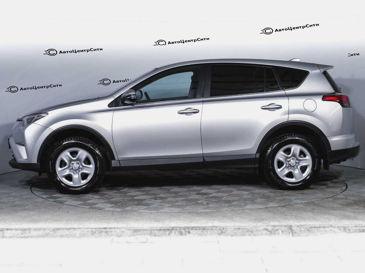 Toyota RAV4 с пробегом — 2018 год. Фото: #7