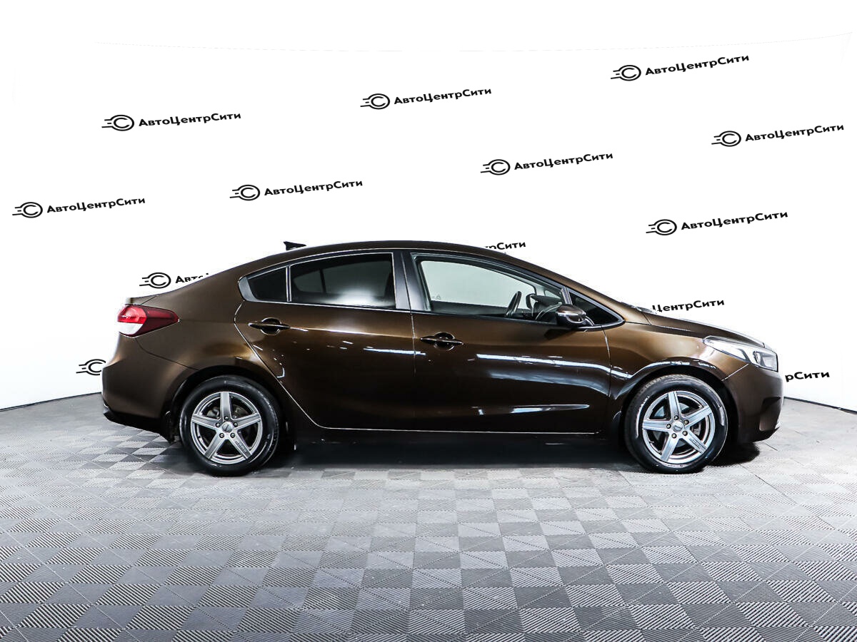 Kia Cerato с пробегом — 2017 год. Фото: #3