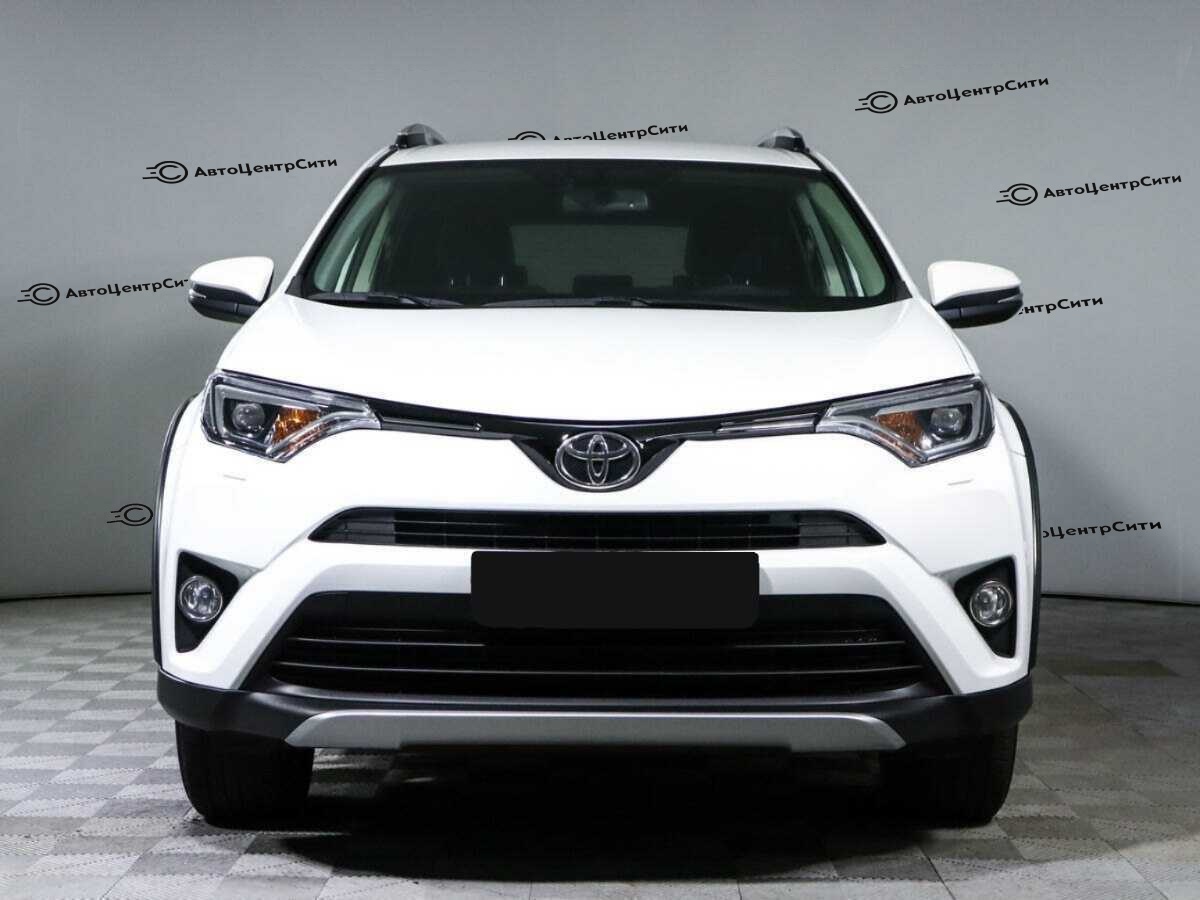 Toyota RAV4 с пробегом — 2018 год. Фото: #1