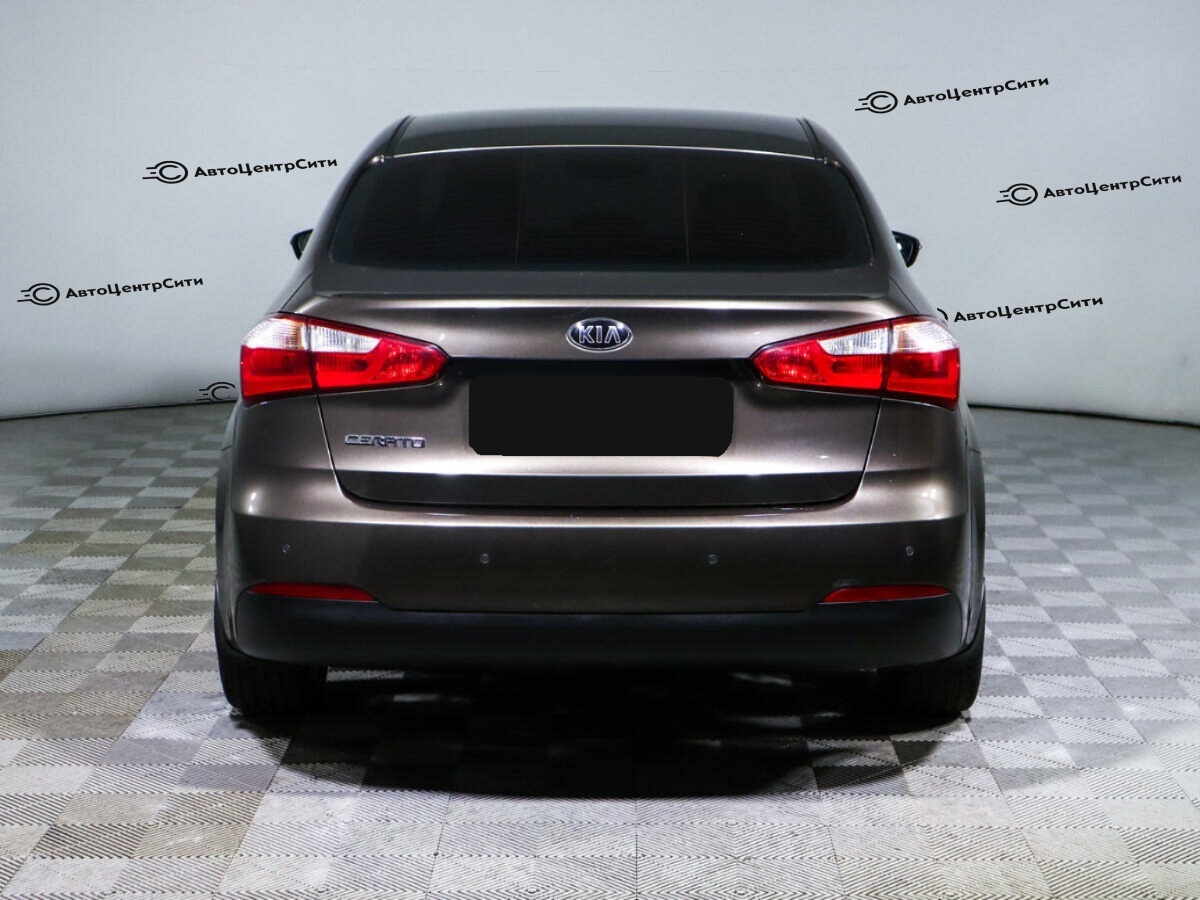 Kia Cerato с пробегом — 2015 год. Фото: #5