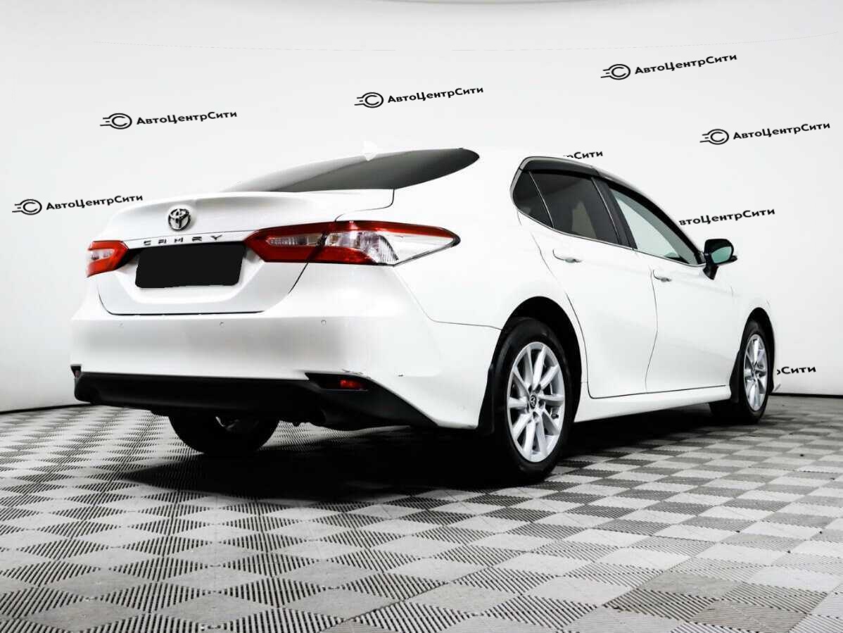 Toyota Camry с пробегом — 2021 год. Фото: #4