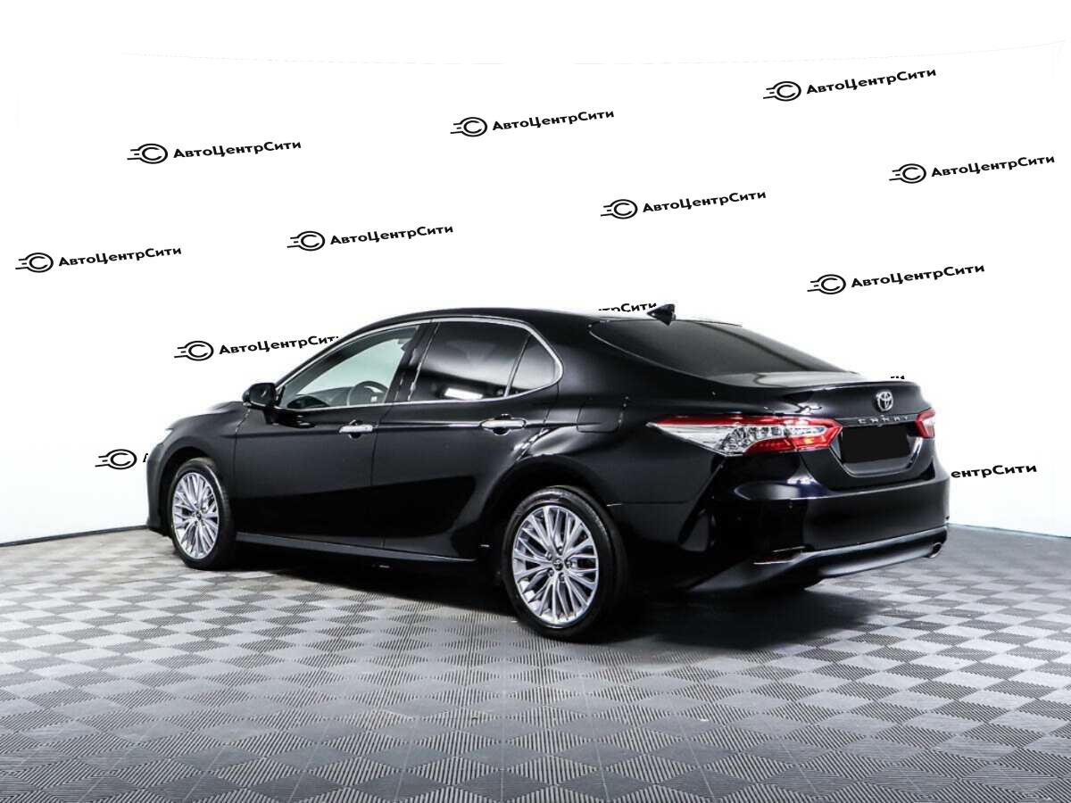 Toyota Camry с пробегом — 2019 год. Фото: #6