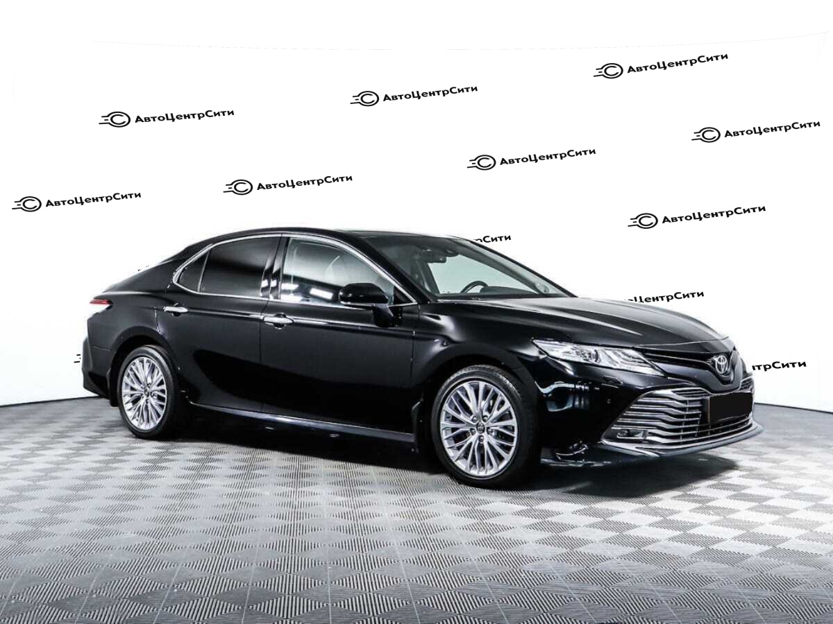 Toyota Camry с пробегом — 2018 год. Фото: #2