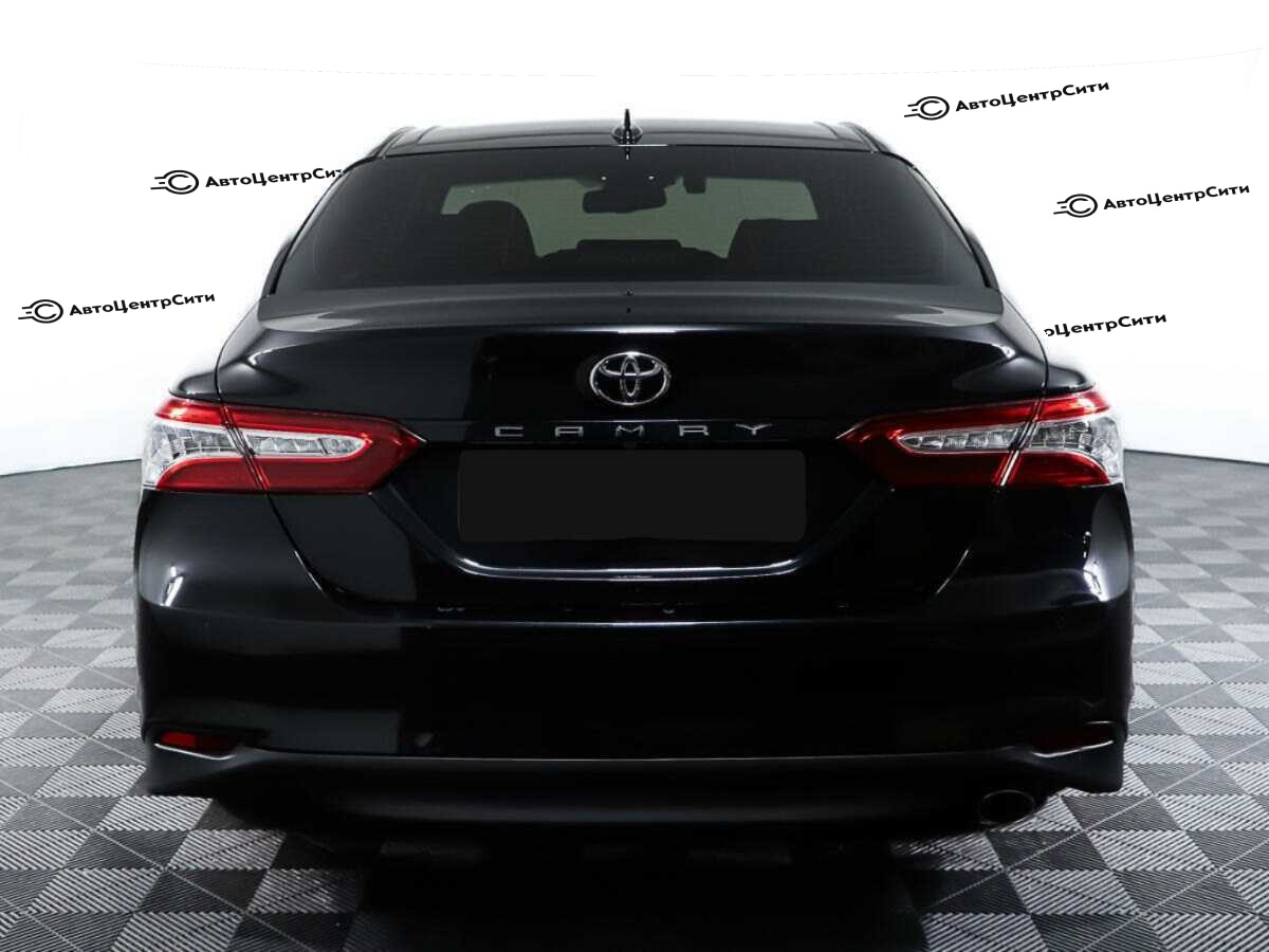 Toyota Camry с пробегом — 2018 год. Фото: #5