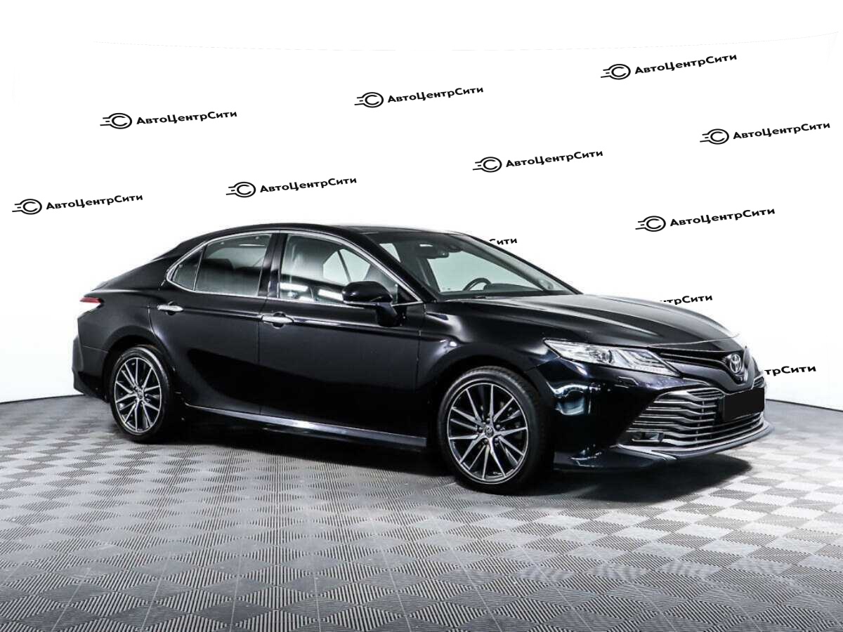 Toyota Camry с пробегом — 2018 год. Фото: #2