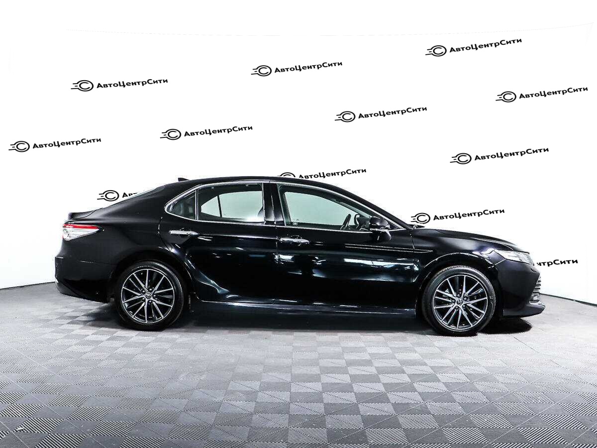 Toyota Camry с пробегом — 2018 год. Фото: #3