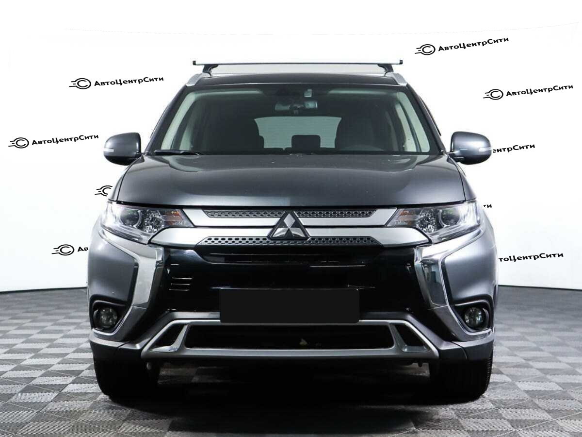 Mitsubishi Outlander с пробегом — 2020 год. Фото: #1