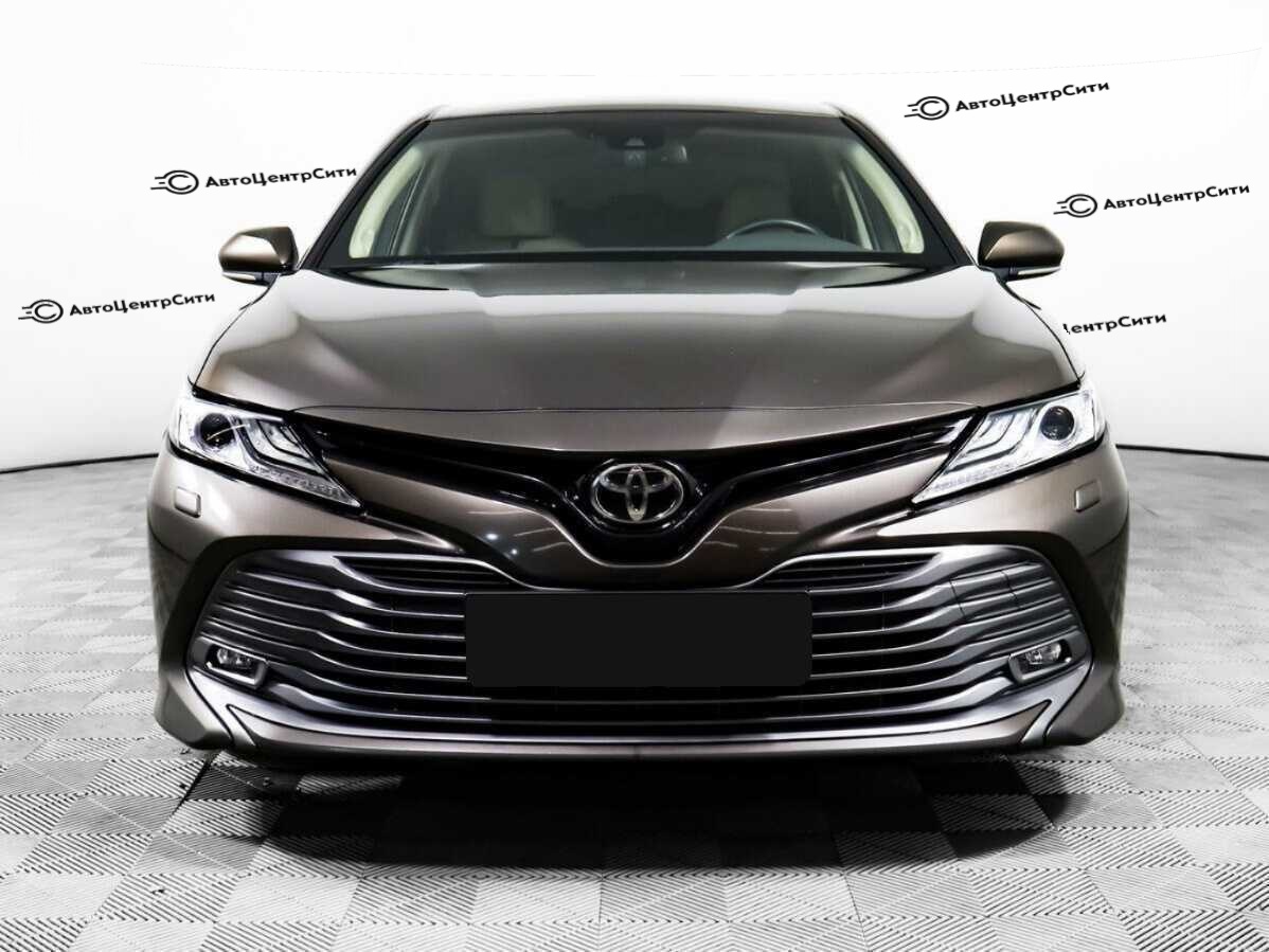 Toyota Camry с пробегом — 2020 год. Фото: #1