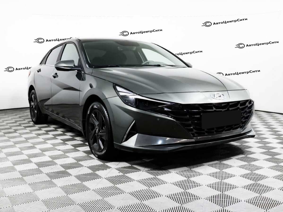 Hyundai Elantra с пробегом — 2021 год. Фото: #2