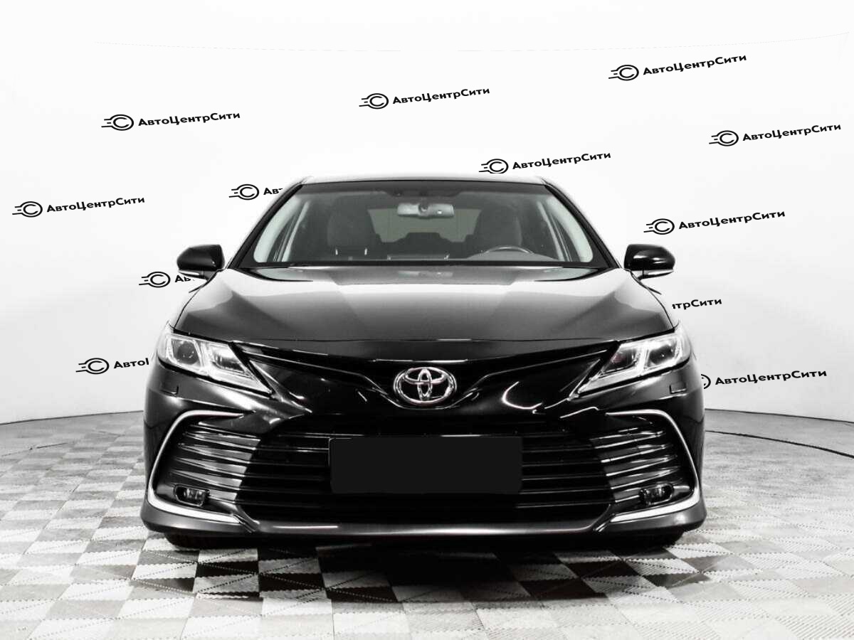 Toyota Camry с пробегом — 2021 год. Фото: #1