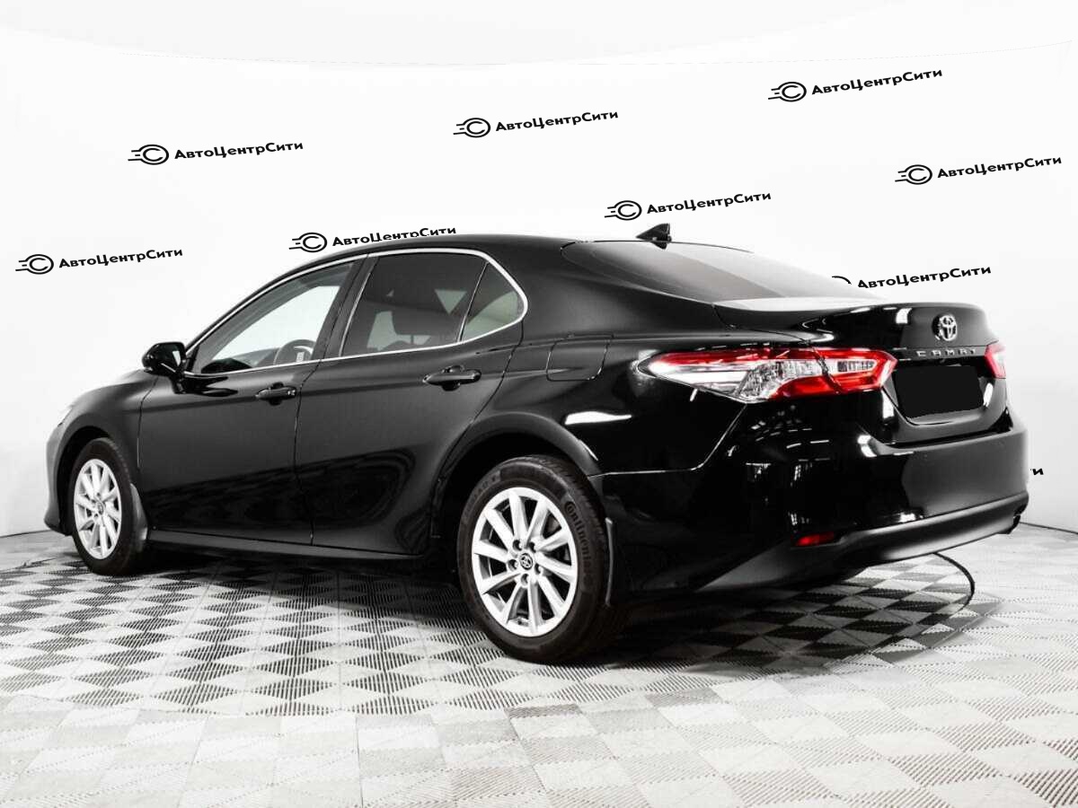 Toyota Camry с пробегом — 2021 год. Фото: #6