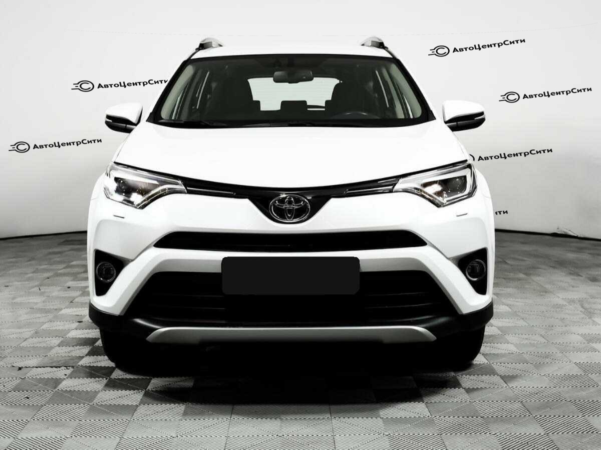 Toyota RAV4 с пробегом — 2018 год. Фото: #1