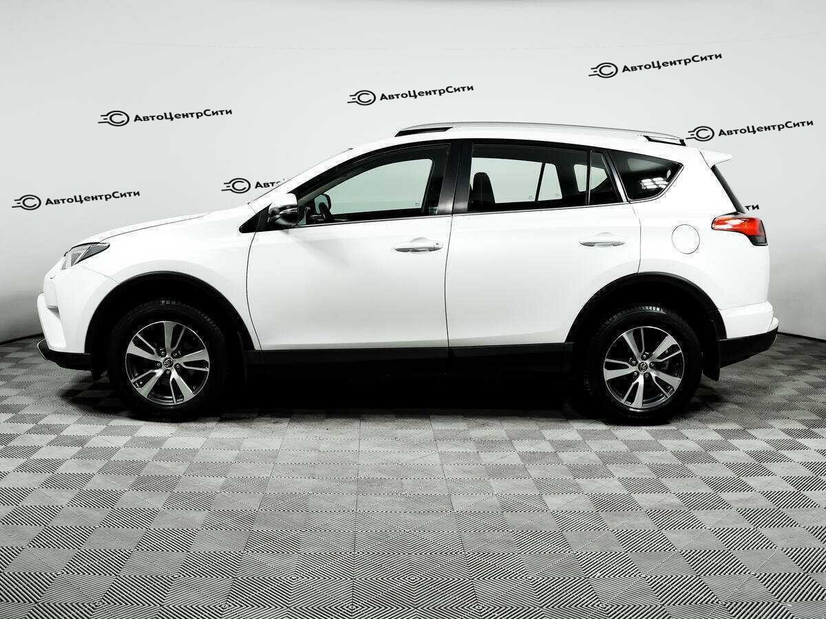 Toyota RAV4 с пробегом — 2018 год. Фото: #7