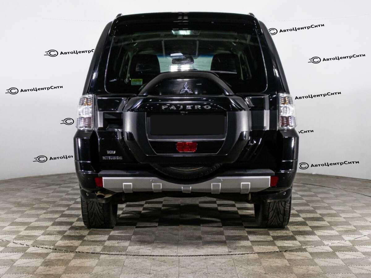Mitsubishi Pajero с пробегом — 2015 год. Фото: #5