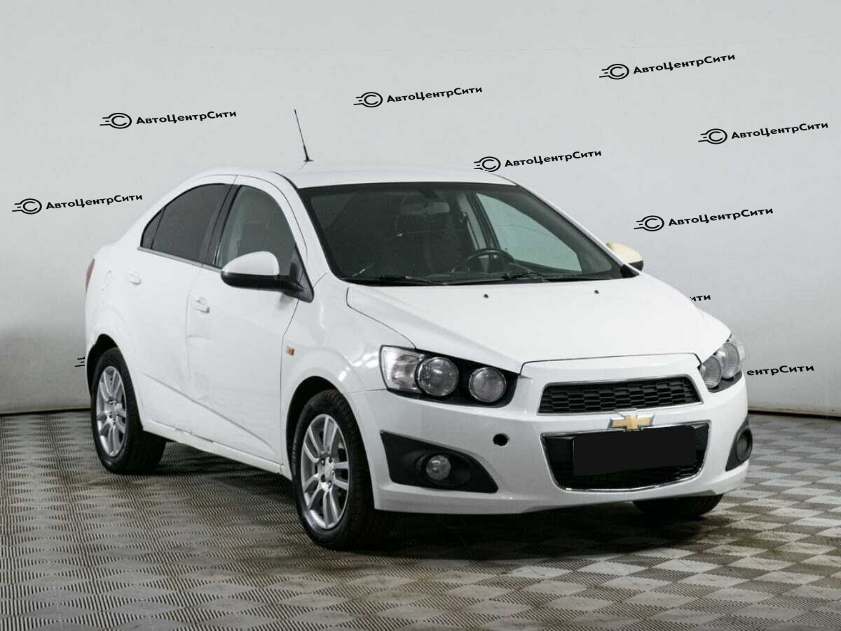 Chevrolet Aveo с пробегом — 2013 год. Фото: #2