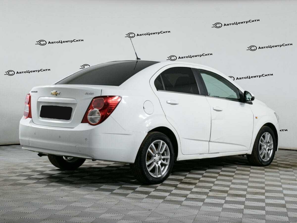 Chevrolet Aveo с пробегом — 2013 год. Фото: #3