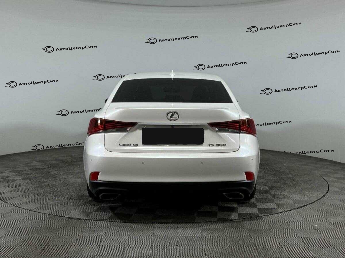 Lexus IS с пробегом — 2018 год. Фото: #4