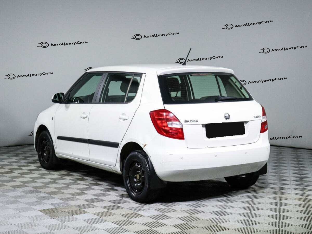 Skoda Fabia с пробегом — 2014 год. Фото: #6