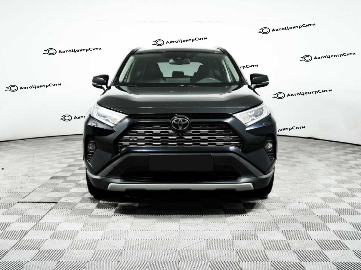 Toyota RAV4 с пробегом — 2020 год. Фото: #1