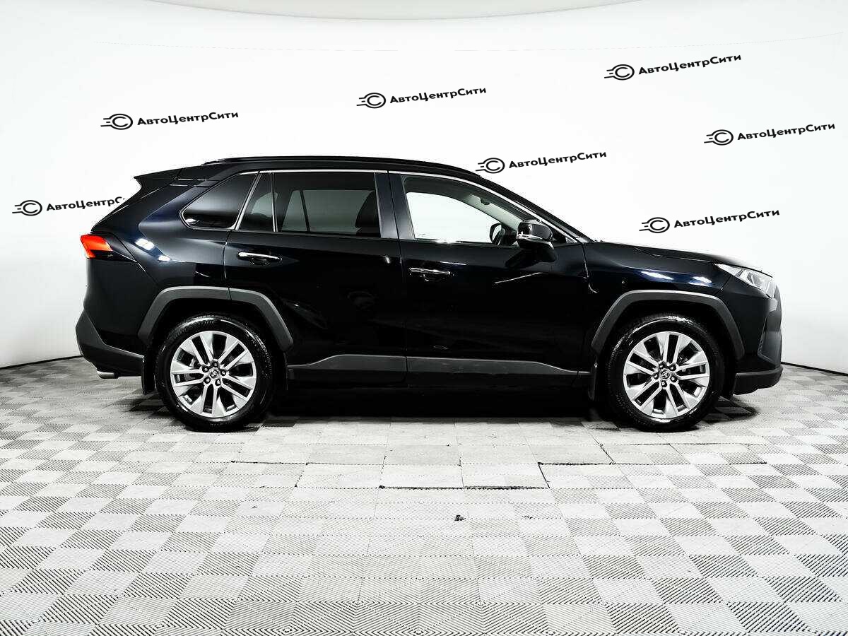 Toyota RAV4 с пробегом — 2020 год. Фото: #3