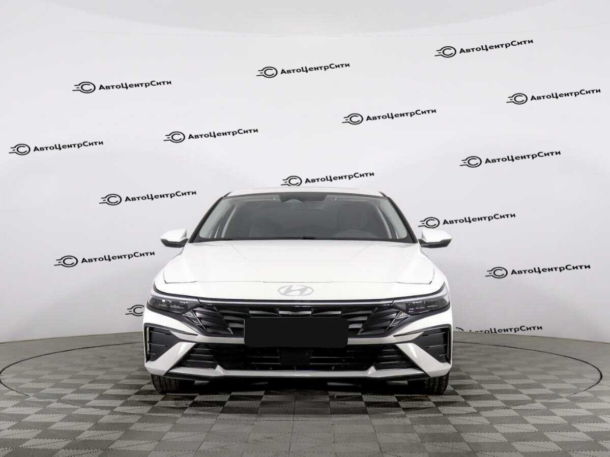 Hyundai Elantra с пробегом — 2024 год. Фото: #1