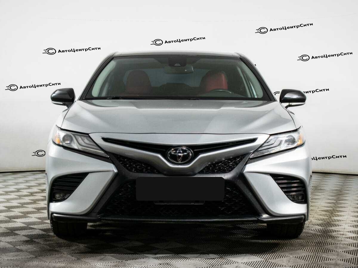 Toyota Camry с пробегом — 2019 год. Фото: #1
