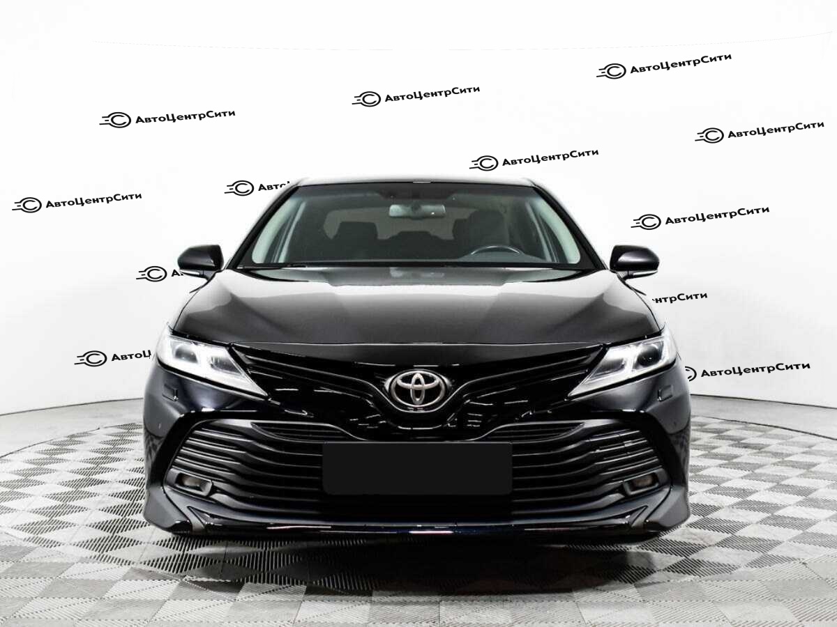 Toyota Camry с пробегом — 2021 год. Фото: #1